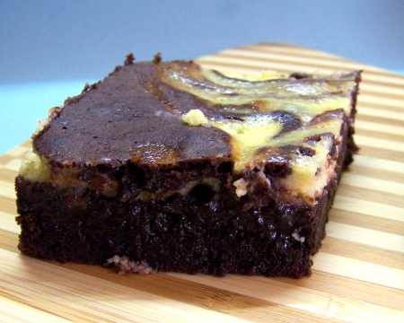 bu ikramlar misafirler için yemeyin sakın:))) Brownie-cheesecake1