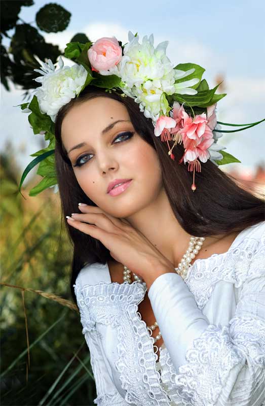 Who will take the crown of Miss Russia 2011? 15v