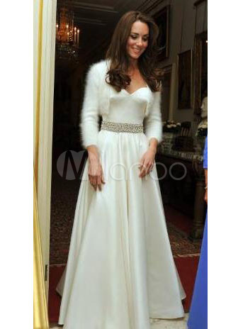 فستآني آحلى من فستآنك .. - صفحة 7 Princess-Kate-Ivory-Satin-Lace-V-Neck-Wedding-Dress-69538-1