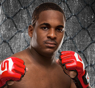 Separados no Nascimento - Página 2 Lorenz-Larkin-Strikeforce