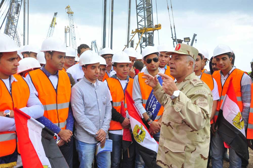 القوات المسلحة تنظم زيارة لطلاب الجامعات إلى مشروعات تنمية محور قناة السويس 5