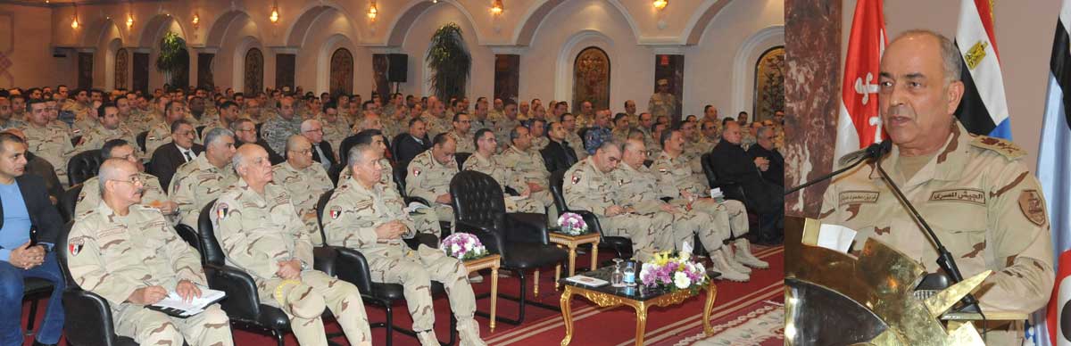 الفريق محمود حجازى يلتقى أعضاء هيئة التدريس بالكلية الفنية العسكرية 01