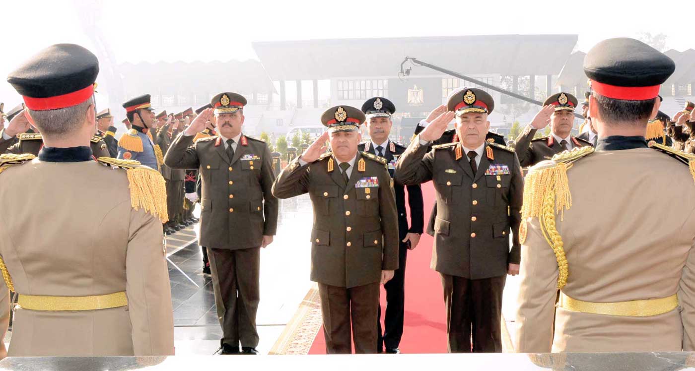 الرئيس السيسى ينيب وزير الدفاع لوضع إكليل الزهور على النصب التذكارى لشهداء القوات المسلحة بمناسبة الاحتفال بيوم الشهيد (15)