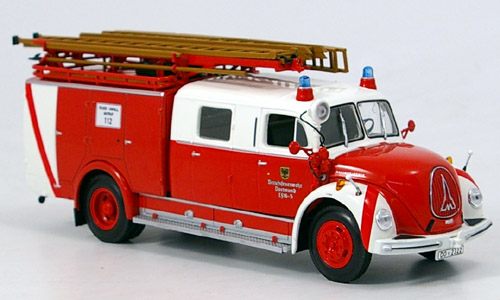 Modèles MINICHAMPS !!! 135779