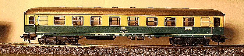 Märklin D-Zug - und Personenwagen der Serie 4100 4111-2