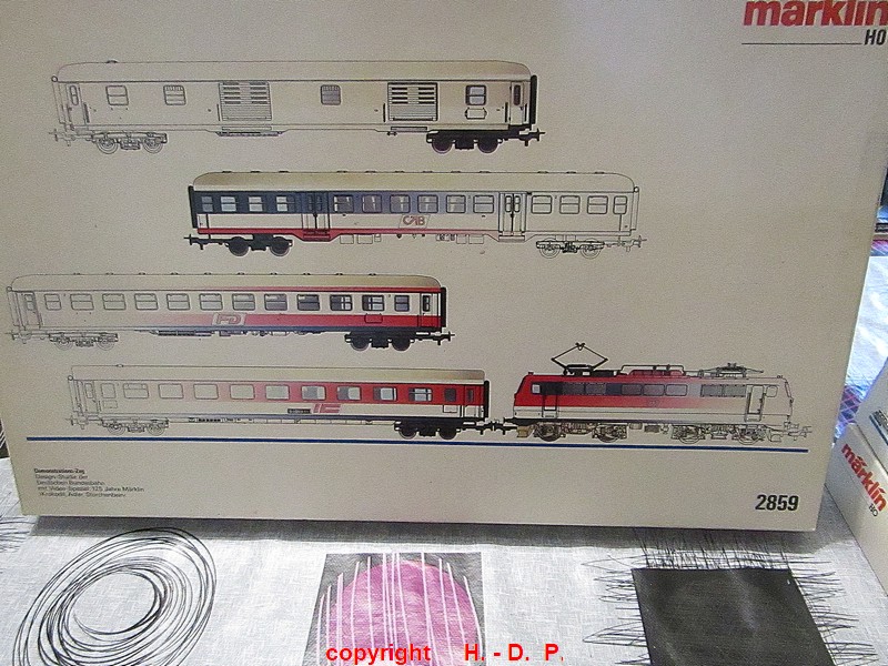 etwas für die Freunde der neueren Märklin Zugpackungen, aber analog IMG_1369