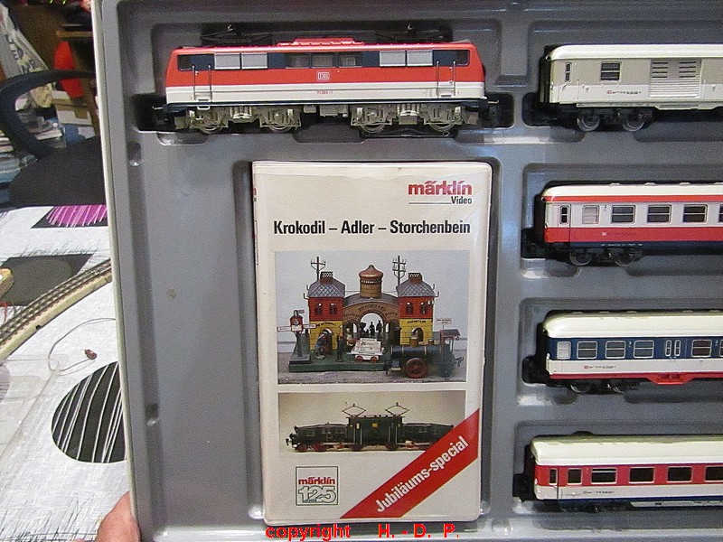 etwas für die Freunde der neueren Märklin Zugpackungen, aber analog IMG_1370