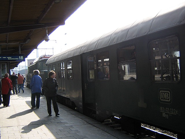 Meine beiden: E 94 u. BR 194 DSC00015