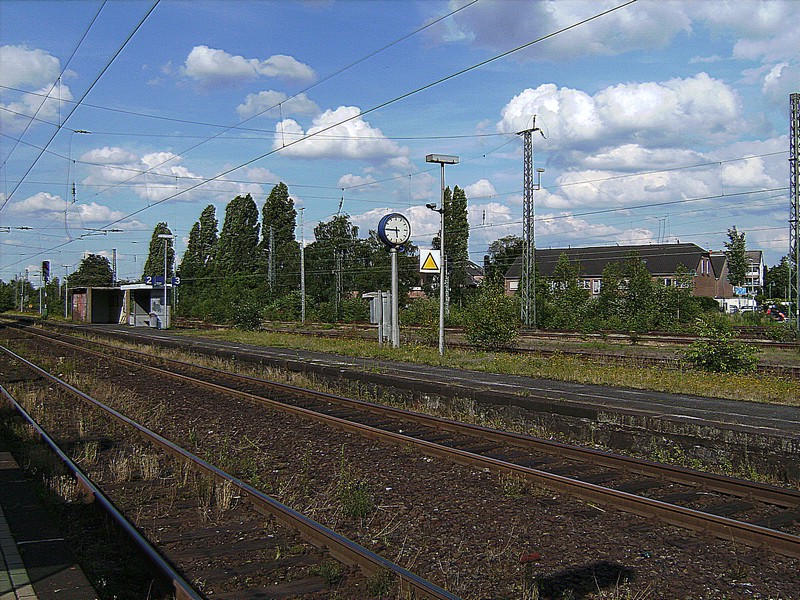 Bahnhöfe in meiner Umgebung (Duisburg - Rheinhausen-Trompet) BILD0244