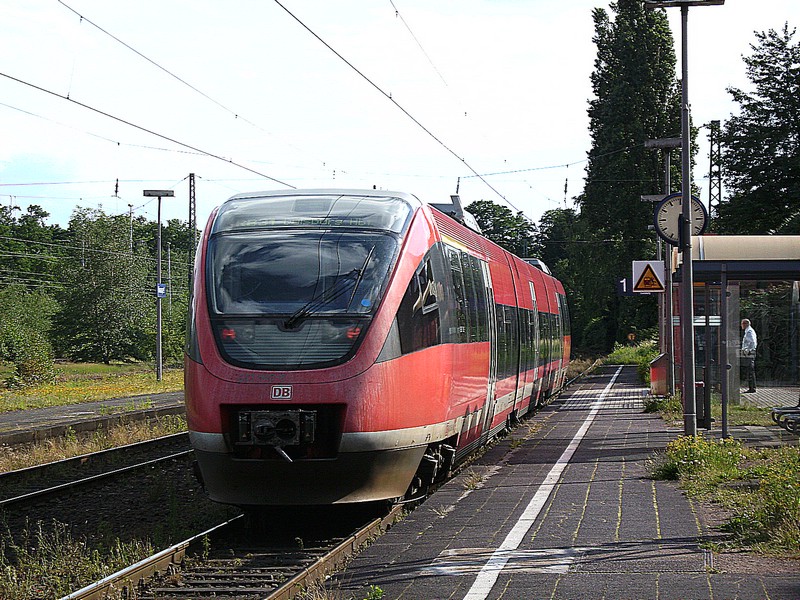 Bahnhöfe in meiner Umgebung (Duisburg - Rheinhausen-Trompet) BILD0266