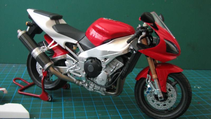 YAMAHA YZF R1 [Tamiya 1:12] + Lady "Need for Speed" [Legend Productions]  Img_0691