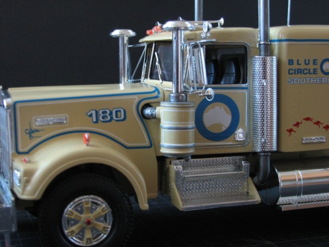 KENWORTH T900 "Australia" [Revell 1:25] Img_0474