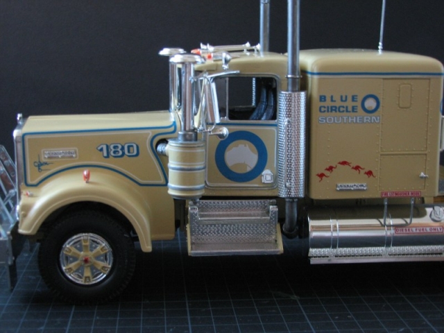 KENWORTH T900 "Australia" [Revell 1:25] Img_0476