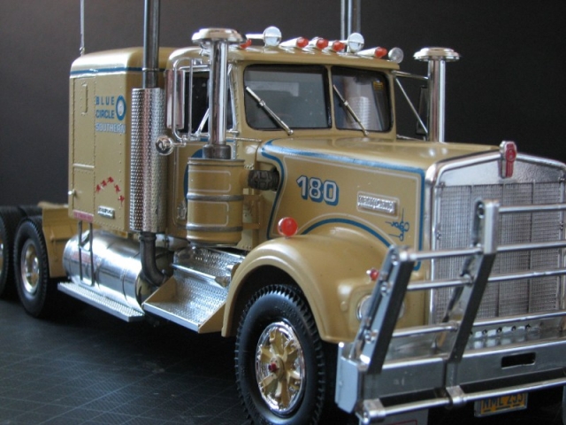 KENWORTH T900 "Australia" [Revell 1:25] Img_0484