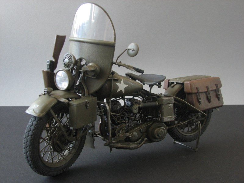 WWII Motorcycle Harley Davidson [ITALERI 1:9] Img_2213