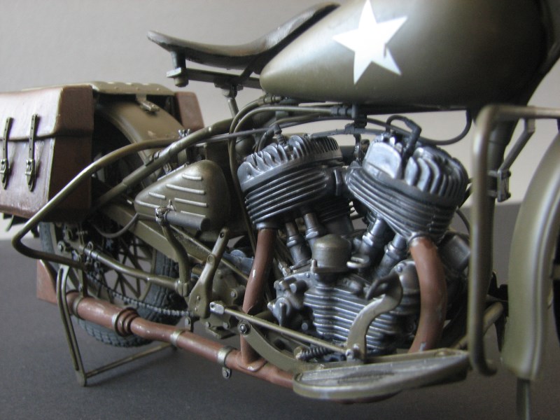 WWII Motorcycle Harley Davidson [ITALERI 1:9] Img_2218