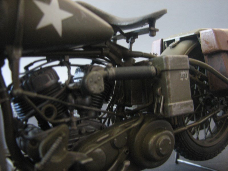 WWII Motorcycle Harley Davidson [ITALERI 1:9] Img_2225
