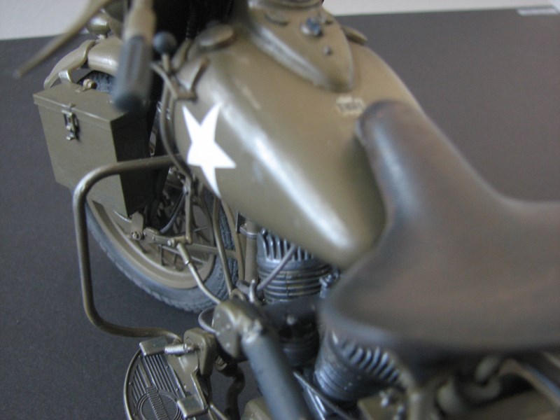 WWII Motorcycle Harley Davidson [ITALERI 1:9] Img_2238