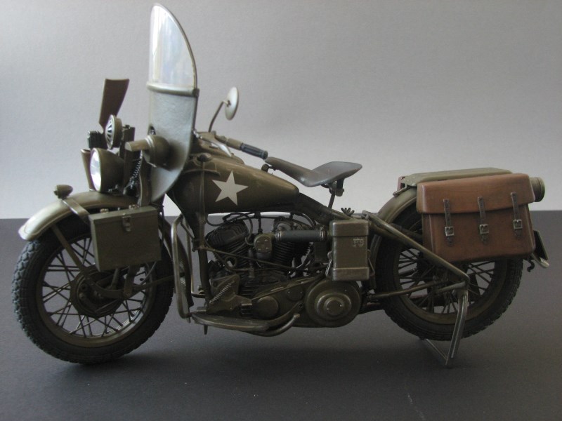 WWII Motorcycle Harley Davidson [ITALERI 1:9] Img_2244