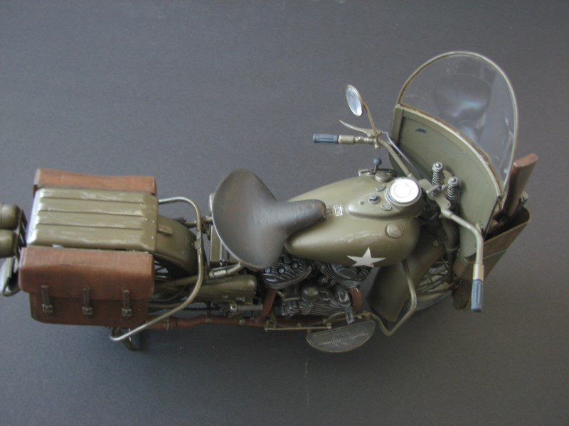 WWII Motorcycle Harley Davidson [ITALERI 1:9] Img_2247