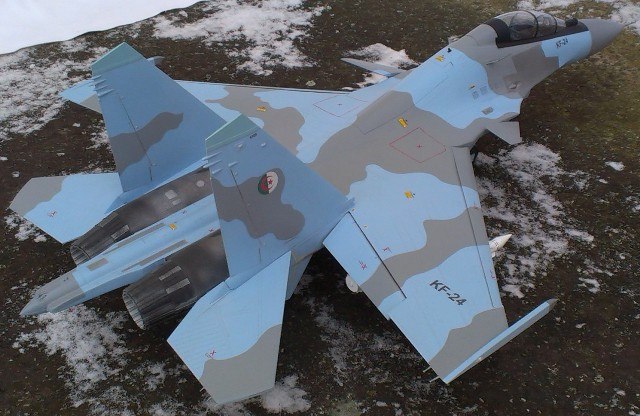 modelistes (recherche) Suchoi-su-30mka-flanker-c-trumpeter