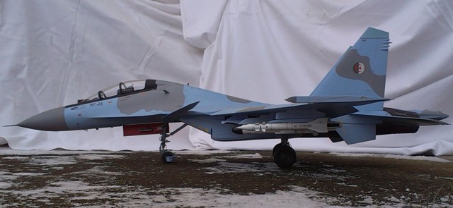 modelistes (recherche) Suchoi-su-30mka-flanker-c-trumpeter