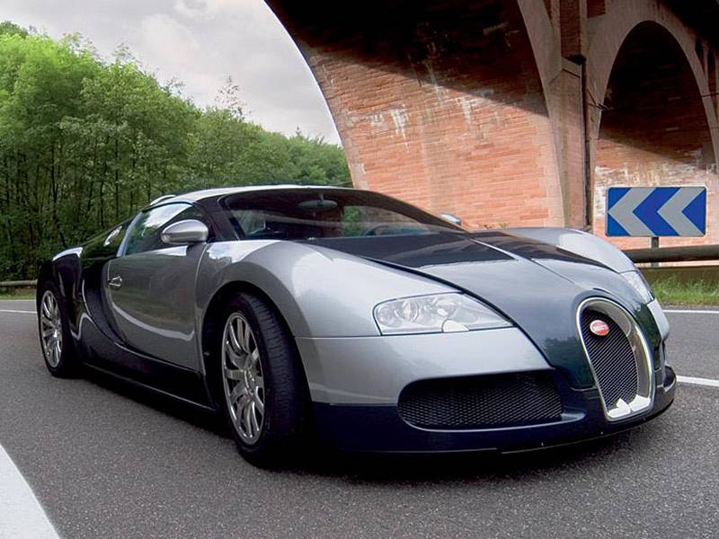  10    Bugattiveyroninsidesthum