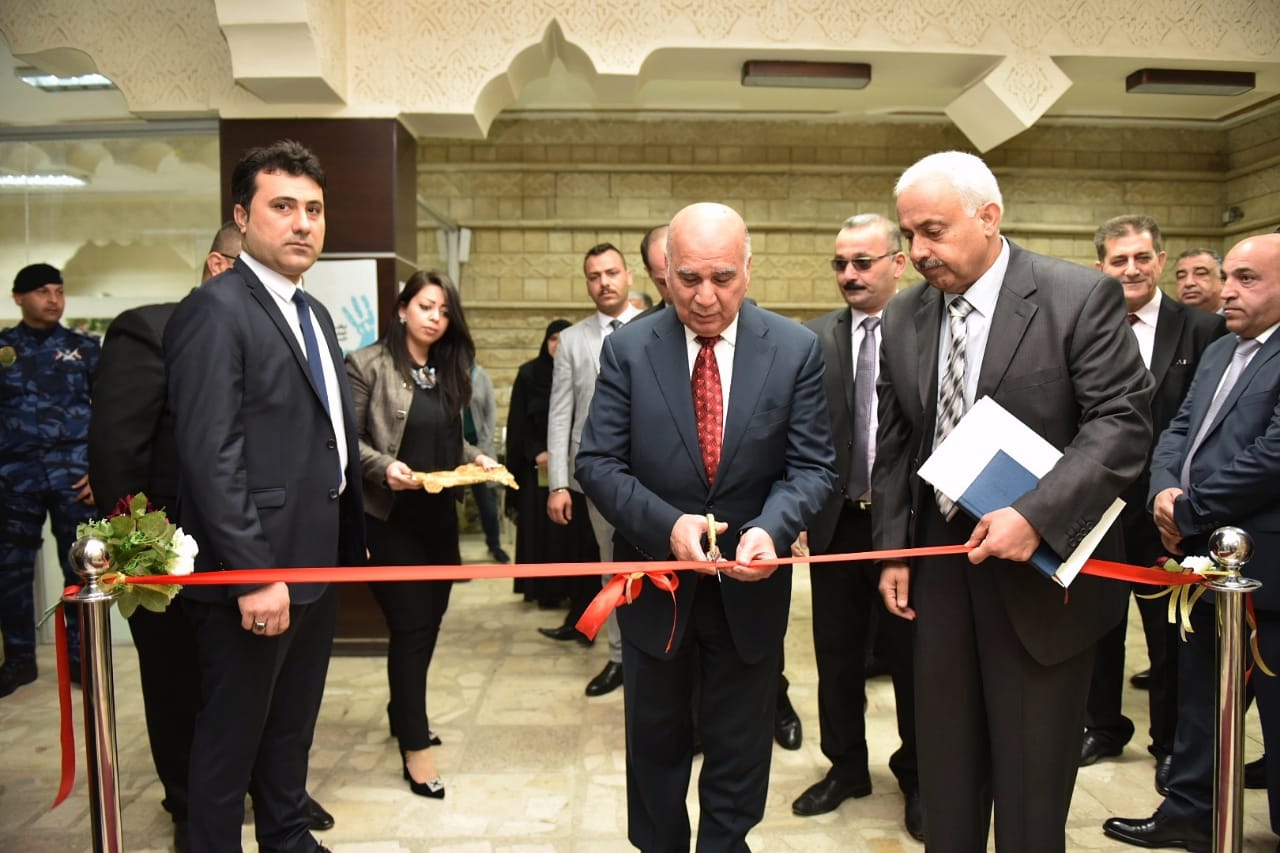 Deputy Prime Minister for Economic Affairs and Minister of Finance visits the field of the General Company for Banking Services and opens a GPS system project 43aefec4-da7f-4c25-bdbb-385ca1dbbd2b