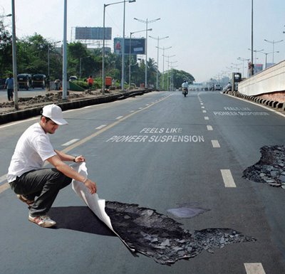 Hay que tener cuidado con los baches... Pothole1b