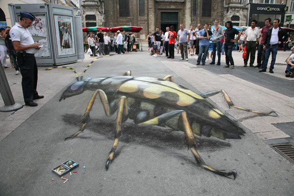 هل هذا رسم حقاً - أم هي صور حقيقة (( أدخل لترى الإبداع )) Julian_beever_2