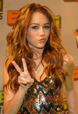 Miley photo 2 Miley_cyrus-hannah_montana01