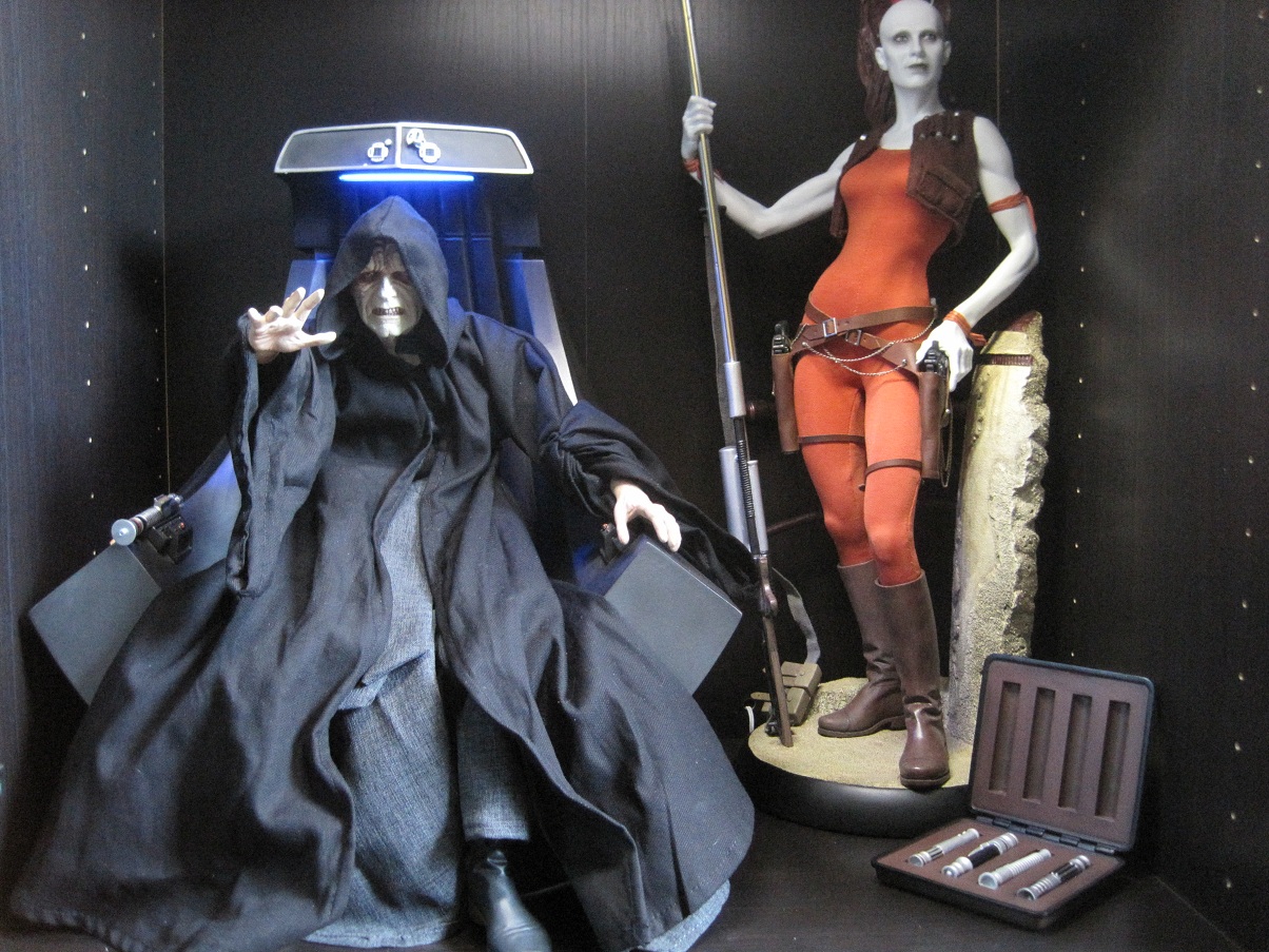 [Sideshow] Star Wars: Emperor Palpatine and Imperial Throne Premium - Format Figure  - LANÇADO!!!! - Página 2 Emperor4