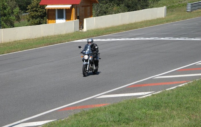 Quelques petits tours de circuit en Honda 250 CBF Img_6093