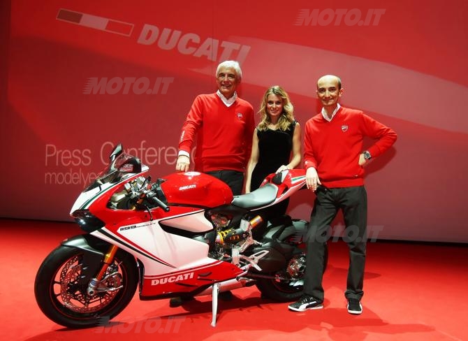 EICMA 2011 , 10 νέα μοντέλα της Honda για το 2012  - Page 2 Ducati_conferenza_stampa4