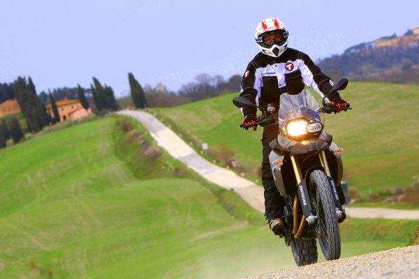 Prueba de la F 800GS, la trail media de BMW. Bmw_f800gs_b