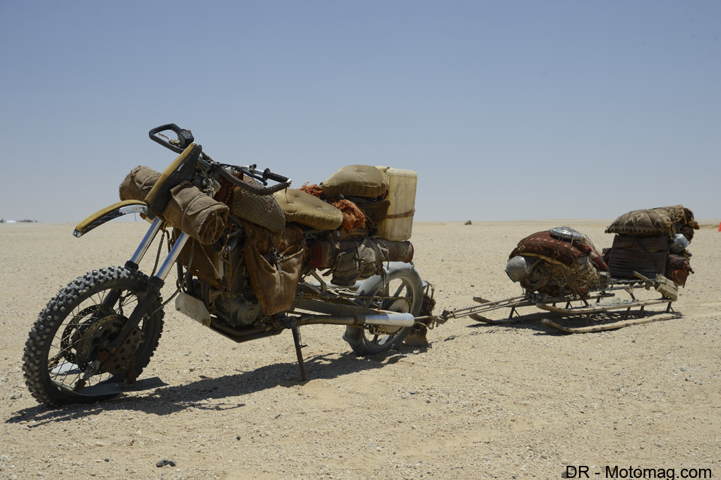 MAD MAX,il revient et il n'est pas content.. Mad_max_fury_road_moto_frd-27856