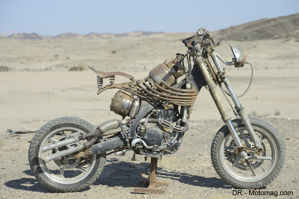 MAD MAX,il revient et il n'est pas content.. Mad_max_fury_road_moto_frd-32294