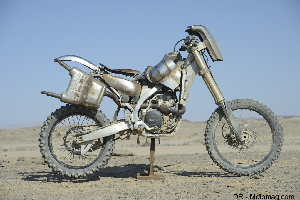 MAD MAX,il revient et il n'est pas content.. Mad_max_fury_road_moto_frd-32342