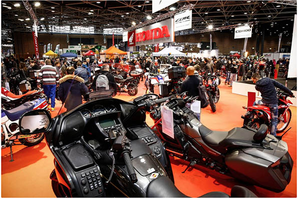 Qui ira (ou pas) essayer la nouvelle GL 2018 ? Salon_2_roues_lyon