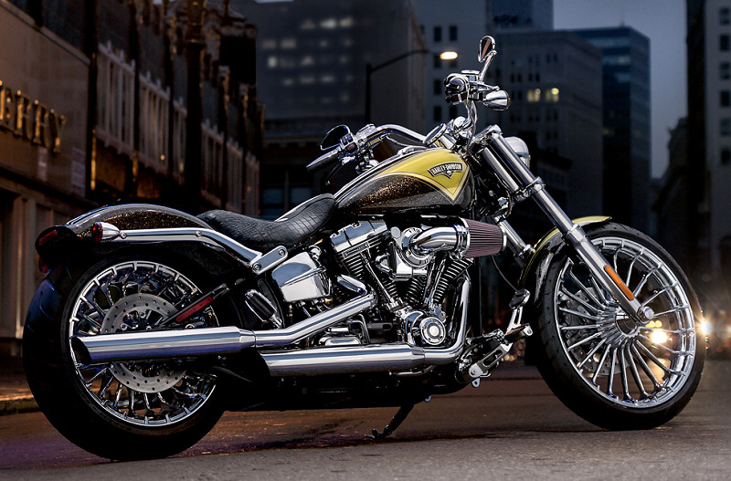 cvo Breakout Harley-1800-BREAKOUT-FXSBSE-2013-800px
