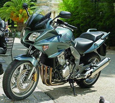 Essai d'une Honda CBF1000 de 2006 CBF-1000-2006