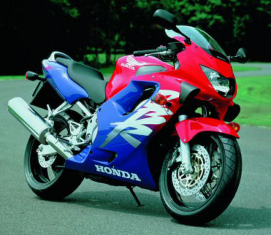 nouveau donfiste CBR-600-F-1999