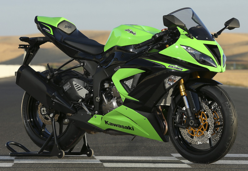 Nouveauté 2013 Kawasaki-636-ZX-6R-2013-b-800px