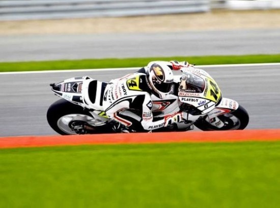 dimanche 20 Juin - MotoGP/Silverstone E2 - Pedrosa passe la seconde, De Puniet accélère. 875_album