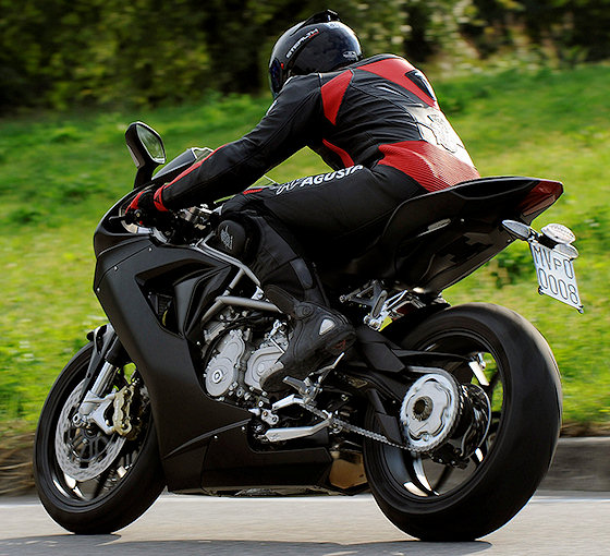 MV-Agusta F3 675 2011 - La sportive sort de Varese. 1437_album