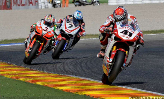 Meilleur chrono pour Checa aux 1eres qualifs SBK à Valencia. 472_album