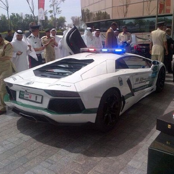 Cualquiera se escapa de ellos¡¡ 700-cv-para-patrullar-las-calles-el-lamborghini-aventador-de-la-policia-de-dubai-201313319_2