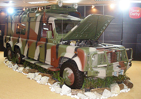 lad rover 110 camel trophy Land_rover_defender_6x4_1