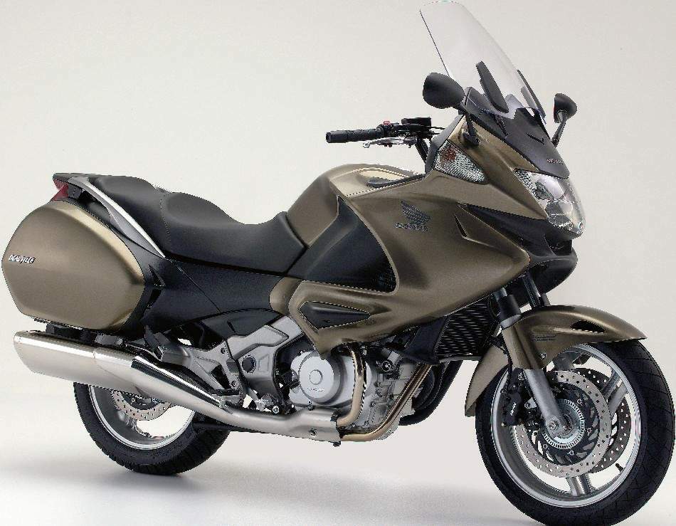 Moto mais estradista Honda%20NT650V%20Deauville%2006%20%201