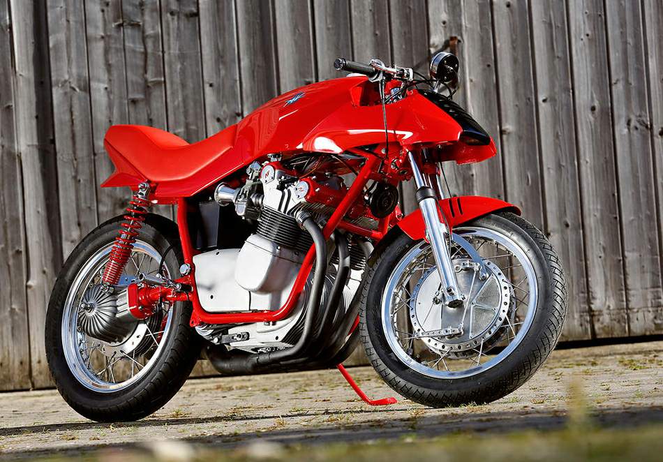 La rare  R65 LS  MV%20Agusta%20750S%20ED-1%20Target%20Design%203